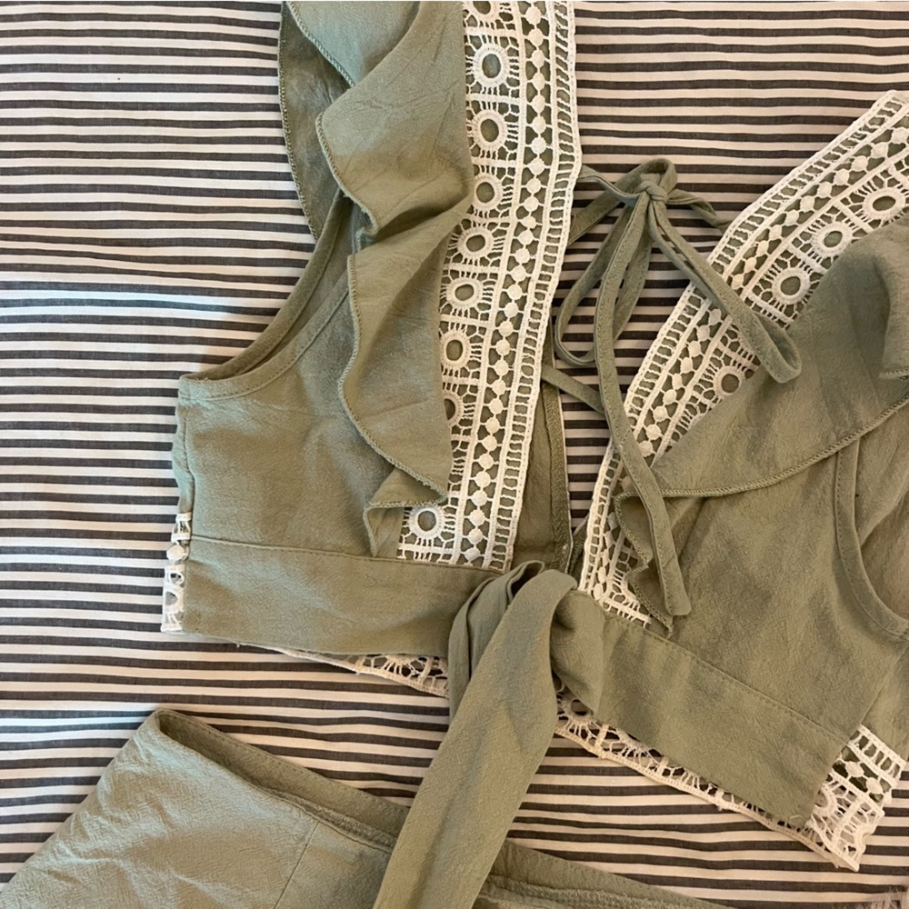 Green Set - Picture 4 of 4